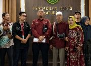 Panen Sawit di Lahan yang Diklaim Milik Sendiri, Warga OKU Tetap Berstatus Tersangka; PN Baturaja Tolak Praperadilan